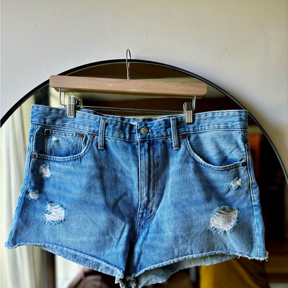MADEWELL | Relaxed denim short destructed edition| size 32 (fits bigger) - Picture 9 of 11